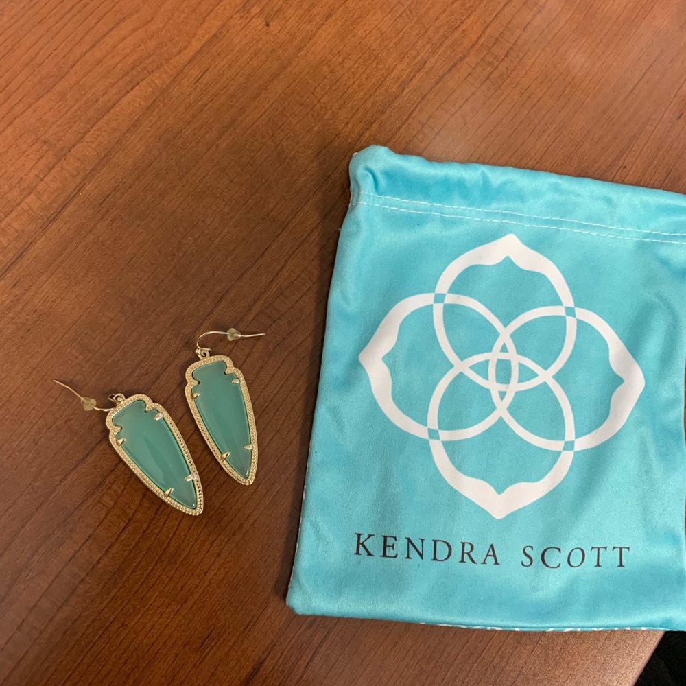Kendra Scott Skylar earrings in Chalcedony